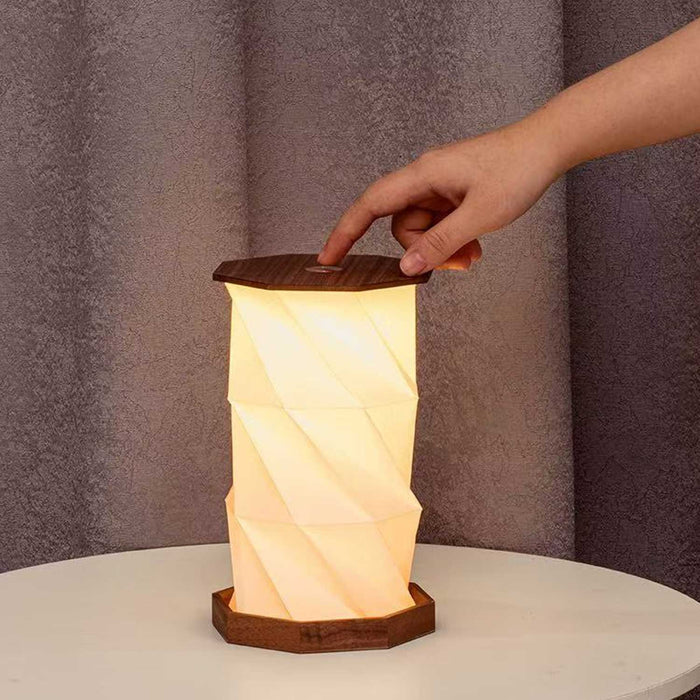 Twist Hexagon Lamp