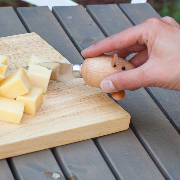 Cheese Board and Mouse Knives
